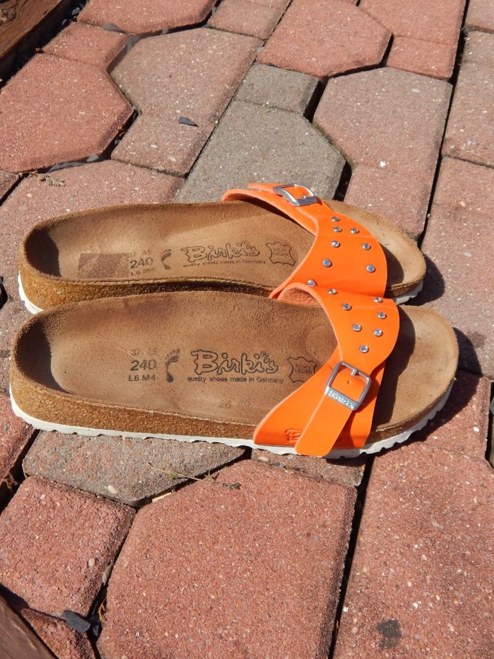 Birki's Birkenstock Sandals w/Orange Studded Straps Size L6 m4
